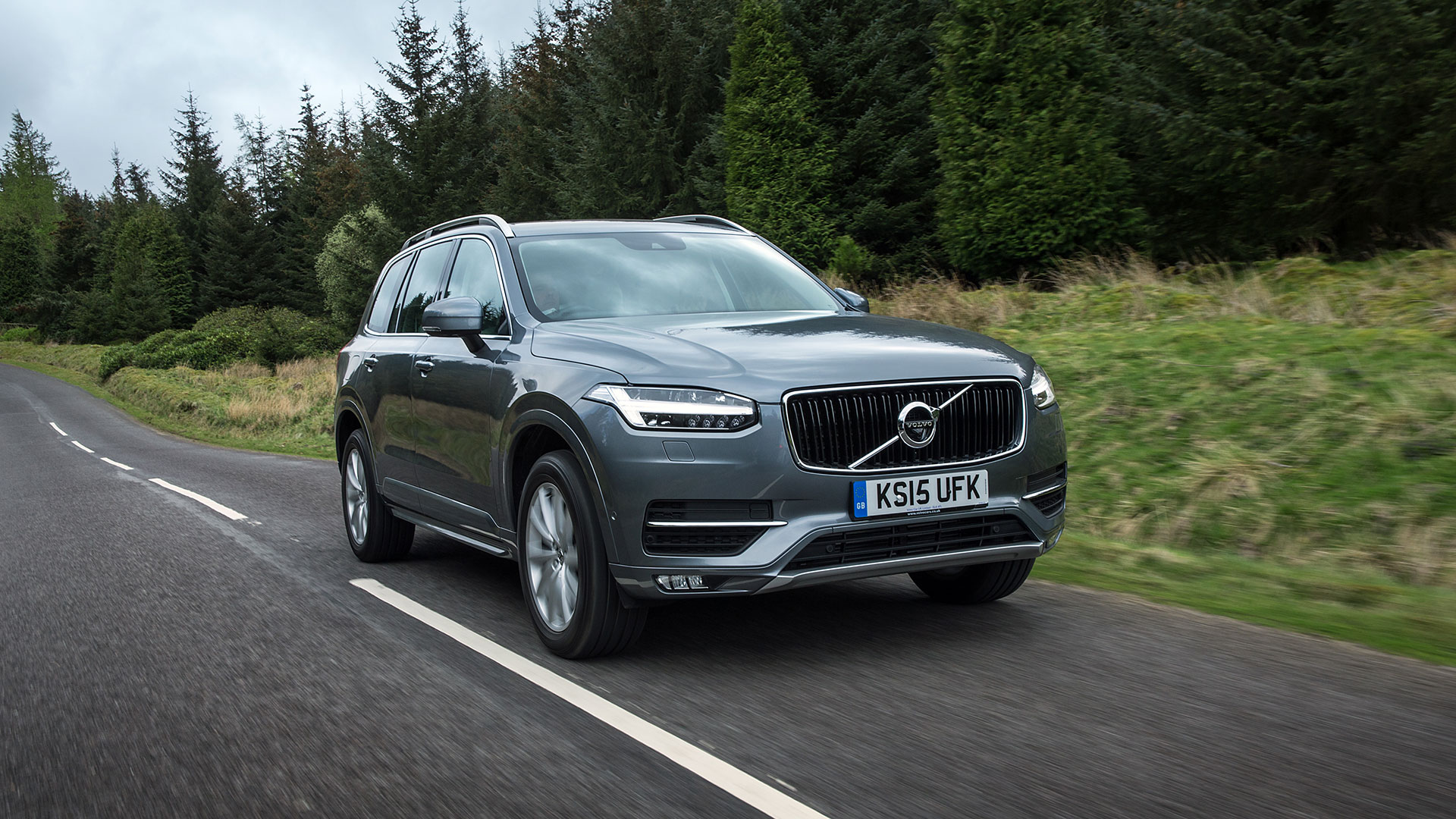 Volvo XC90 D5 AWD Momentum First Drive Review Auto Trader UK